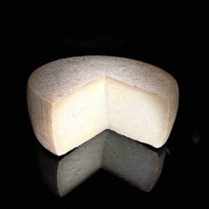 Pecorino Moliterno stagionato in grotta